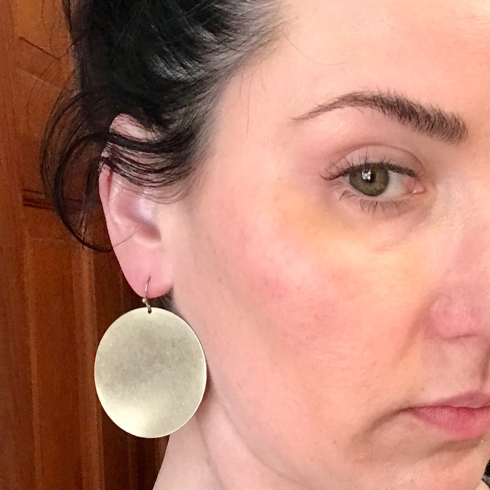 Dainty gold disc earrings